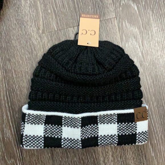 C.C Cheveux Hat and Infinity Scarf Set - Picture 2 of 9